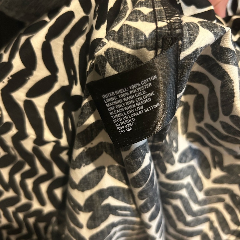 NWT East 5th Women’s Sz 12 Black & White Shift Double V Neck 100% Cotton - Picture 10 of 12